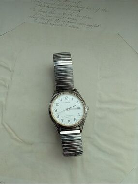 Lorus Men's Silver Stainless Steel Quartz Watch - Silver Dial